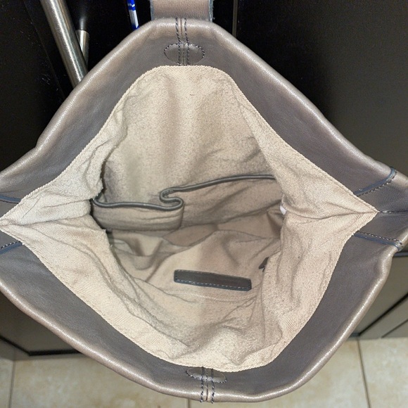 Vintage Banana Republic Lamb Skin - 2in 1,Crossbody & Shoulder bag. - Picture 12 of 16